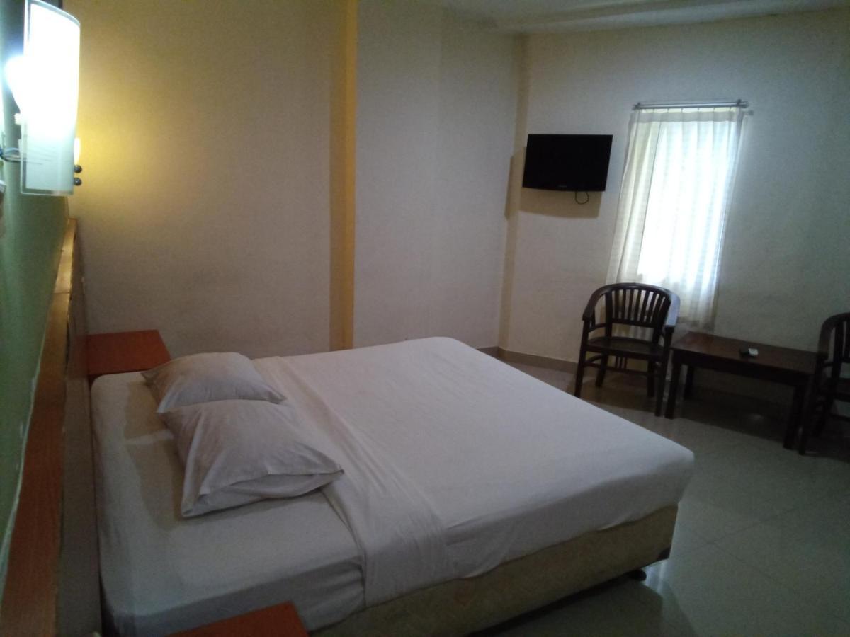Hotel Puri Dibia Kuta Кута Екстериор снимка