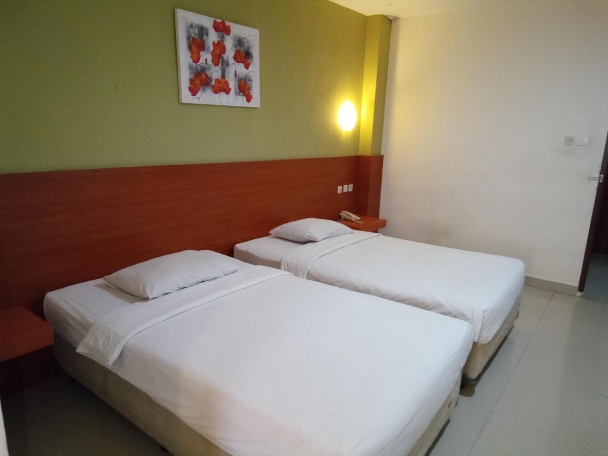 Hotel Puri Dibia Kuta Кута Екстериор снимка