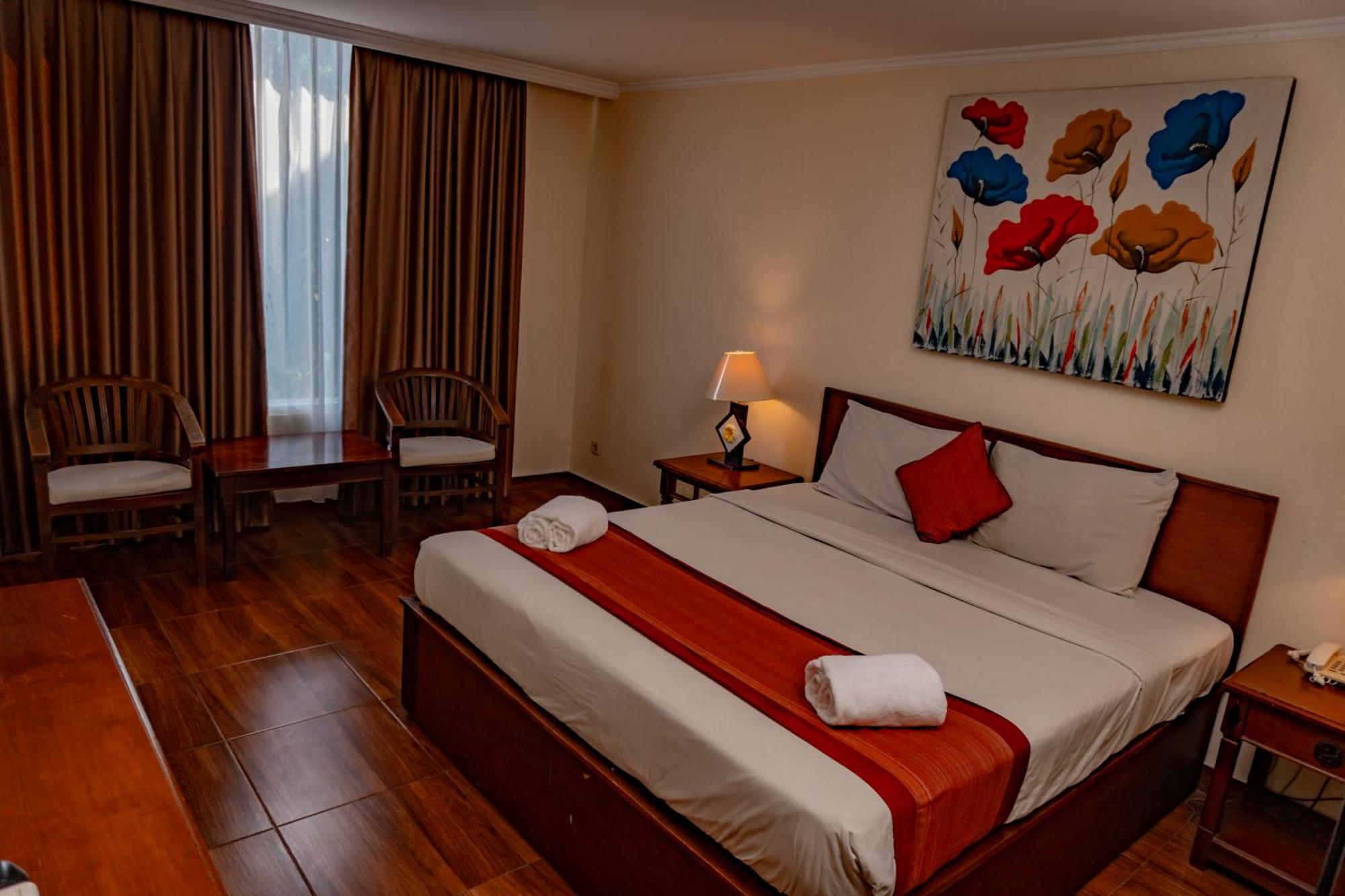 Hotel Puri Dibia Kuta Кута Екстериор снимка